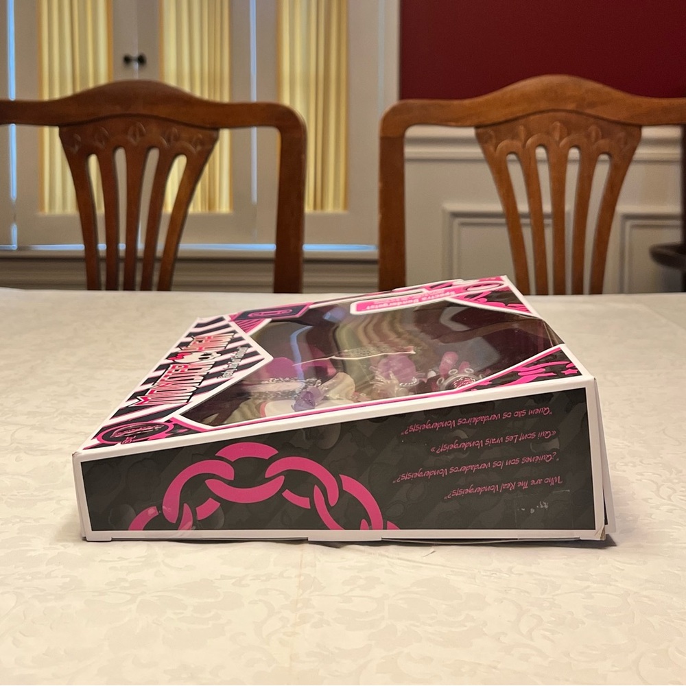 Monster High Spectra Vondergeist Doll with Pink and Black Ensemble - Picture 5 of 6